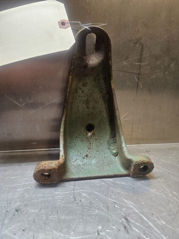 B1601R A B D REAR LIGHT BRACKET - Image 2