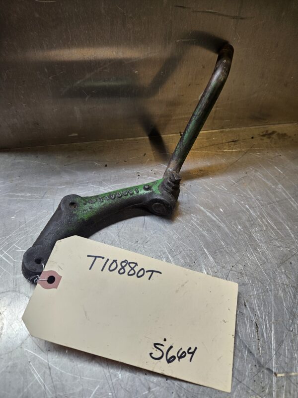 T10860T 330 430 LH LIGHT BRACKET