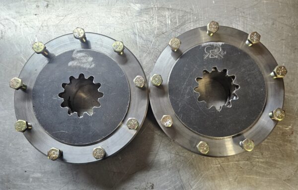 G 9 BOLT CLAMP ON PULLING HUB PAIR