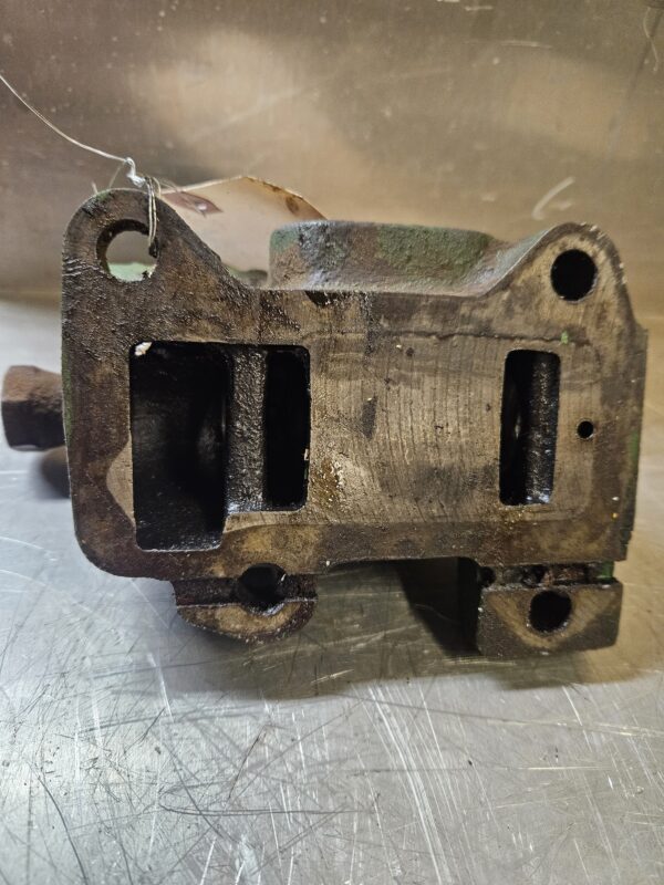 F2320R STEERING VALVE HOUSING - Image 2