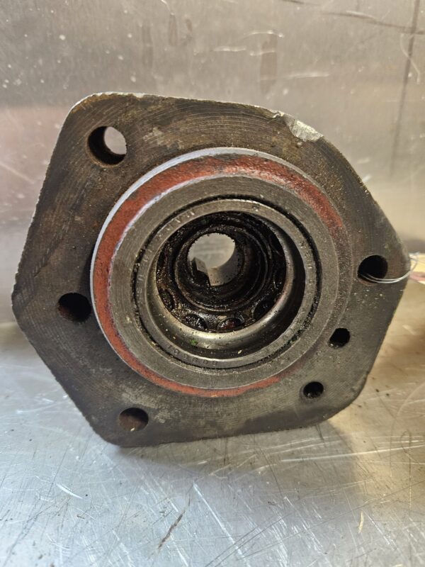 A4189R A4191R R820R FAN REAR BRG HOUSING - Image 2
