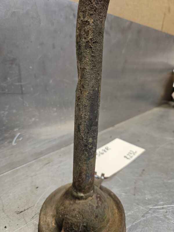 AH568R H VALVE COVER BREATHER - Image 4