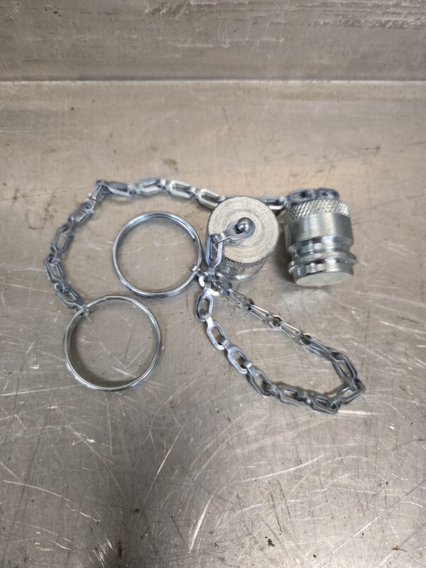 METAL QUICK CONNECT DUST PLUG PAIR 1/2"