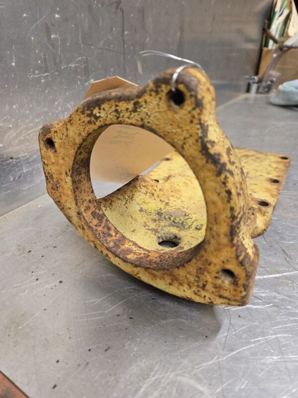 B1938R B ELECTRIC START BRACKET - Image 3