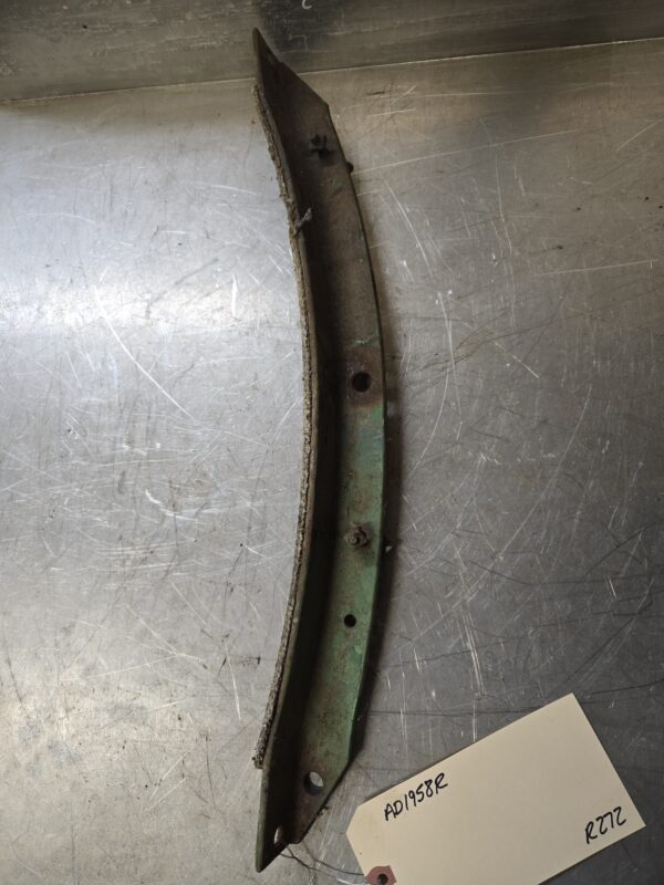 AD1958R D FRONT TANK SUPPORT