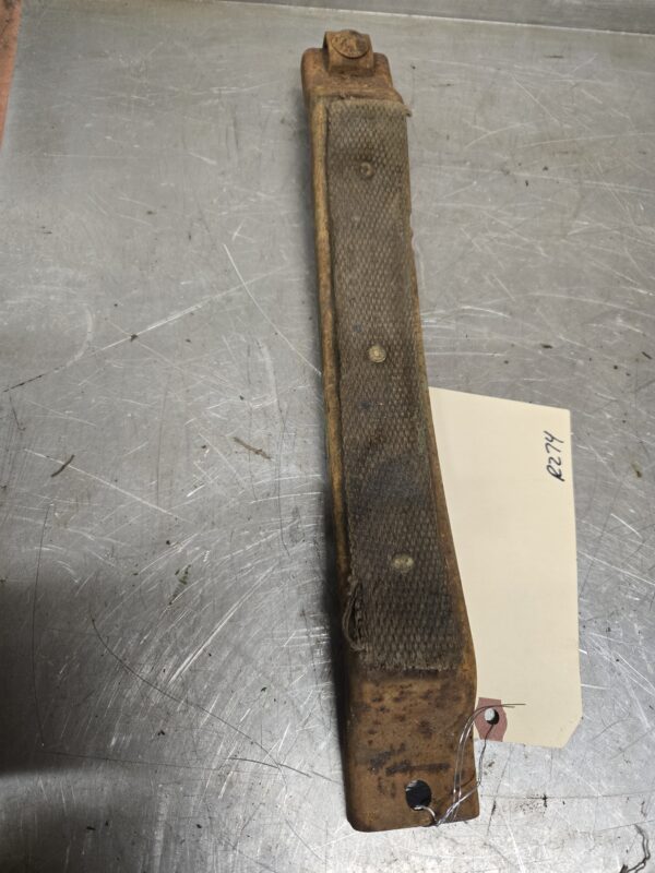 AA5058R 60 620 FRONT TANK SUPPORT