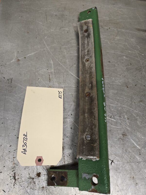 AA3072R AA272R A REAR TANK SUPPORT