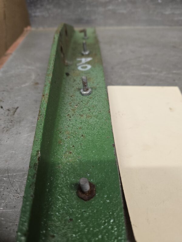 AA3072R AA272R A REAR TANK SUPPORT - Image 3