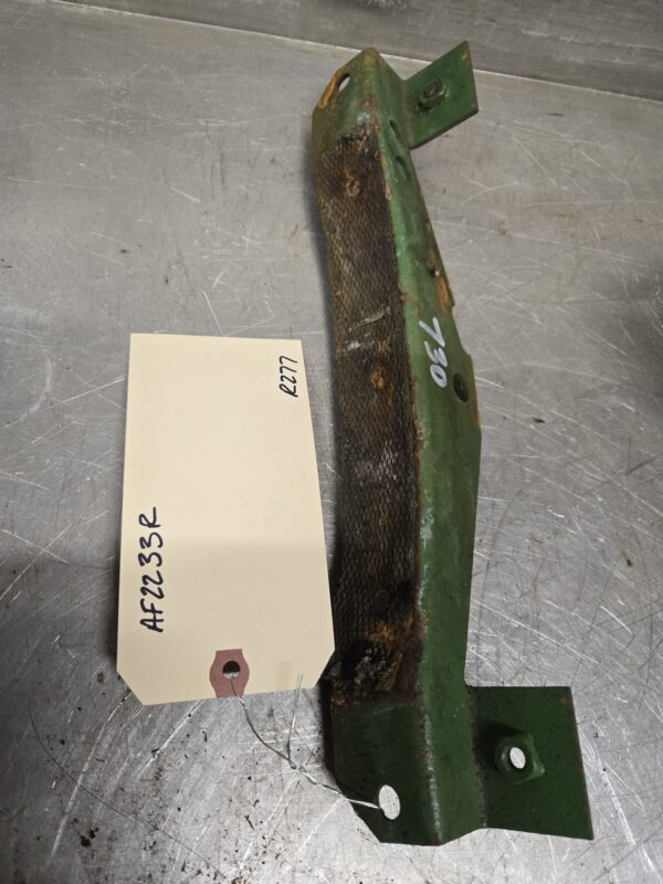 AF2233R 720 730 REAR TANK SUPPORT