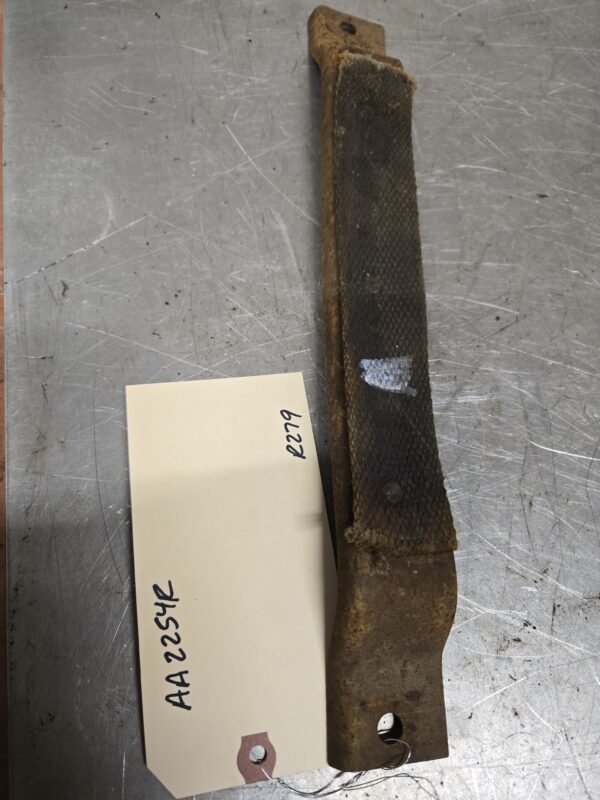AA2254R A FRONT TANK STRAP